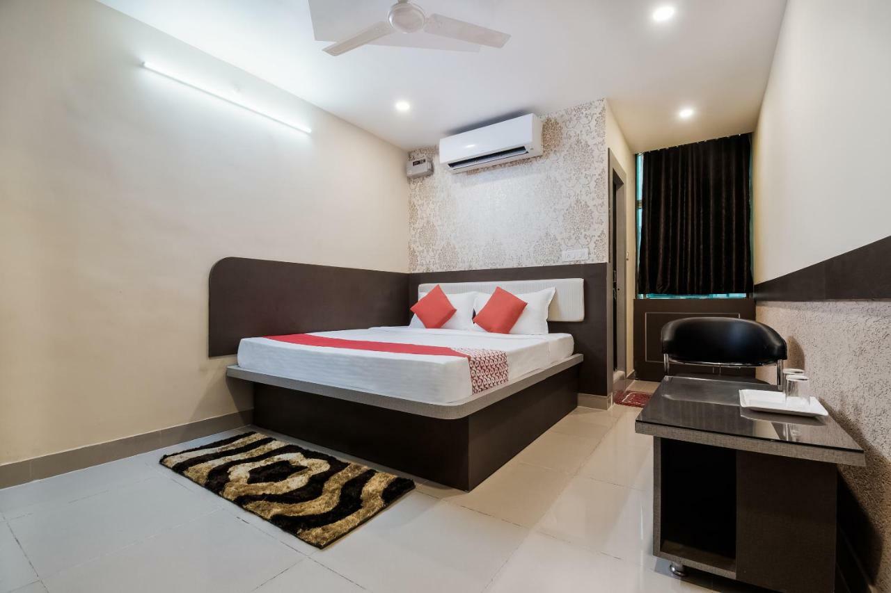 Oyo 45609 The Legend Inn Deluxe Danapur Exterior foto