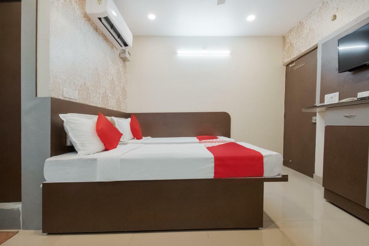 Oyo 45609 The Legend Inn Deluxe Danapur Exterior foto